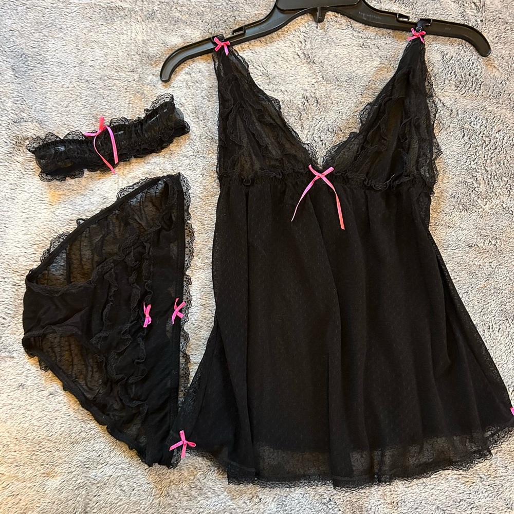 Black Peignoir Set with Pink Bows size M